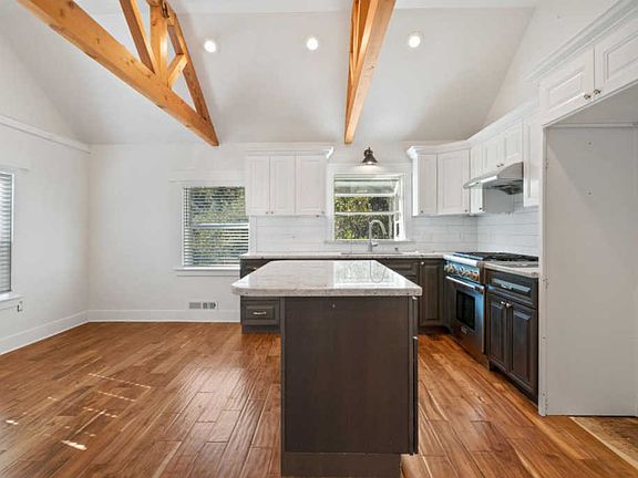 2nd image of 120 Oak Acres