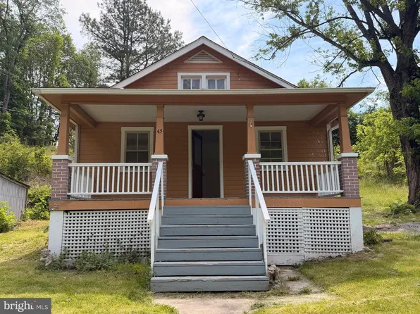 45 Pansy Ln, Paw Paw, WV 25434