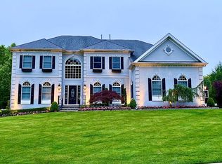 30 Whirlaway Dr, Tinton Falls, NJ 07724