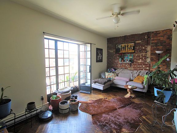 3rd image of 2831 W Girard Ave APT 2