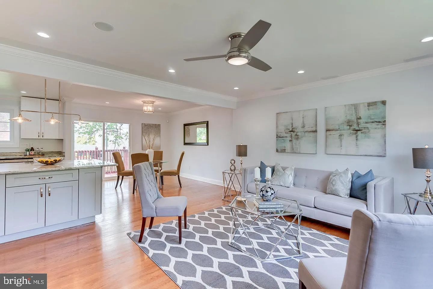 5 bed, 3.0 bath, 1981 sqft, $4,500 — Photo 4