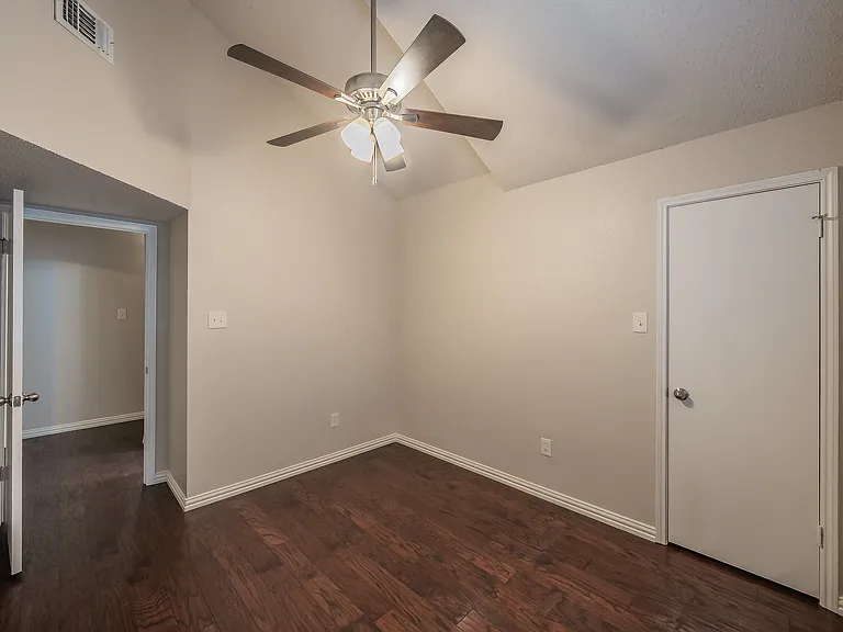 6402 Valleybrooke Ct — Photo 23