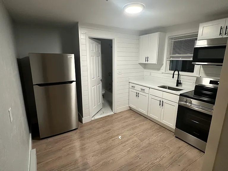 125 Samoset Ave #4 — Photo 1