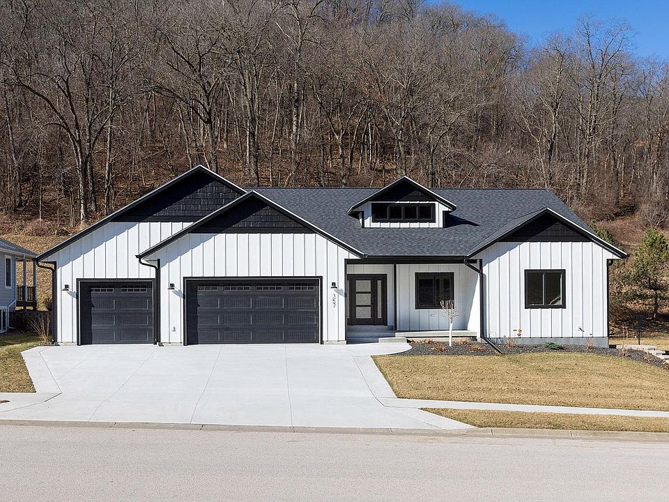 1st image of 357 Valley Oaks Dr