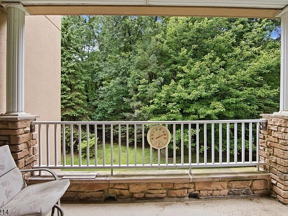 2nd image of 1218 Hamilton Dr BLDG washi #218