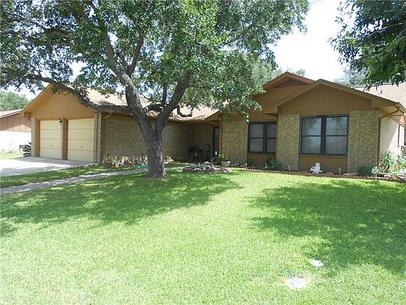 3rd image of 108 Meadow Creek Dr