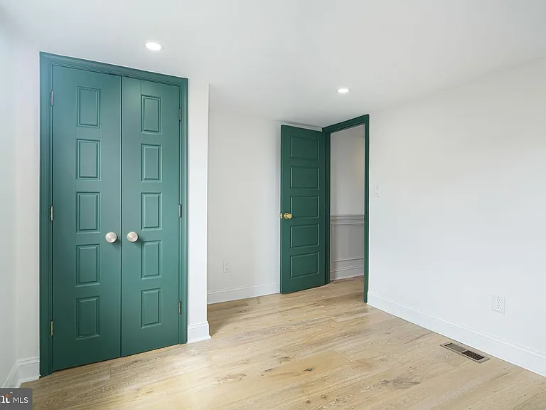 2542 E Dauphin St — Photo 19