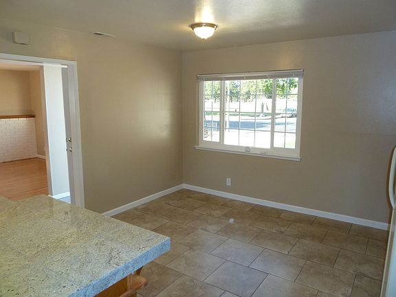 Eat-in kitchen area