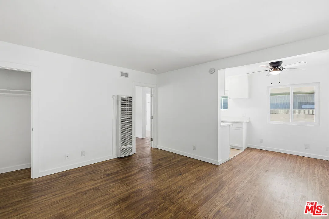 Building Photo - 4921 Coldwater Canyon Ave #3
