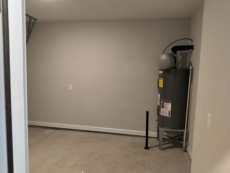 1051 McKay Dr — Photo 23