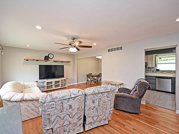 4th image of 8810 Eldora Dr