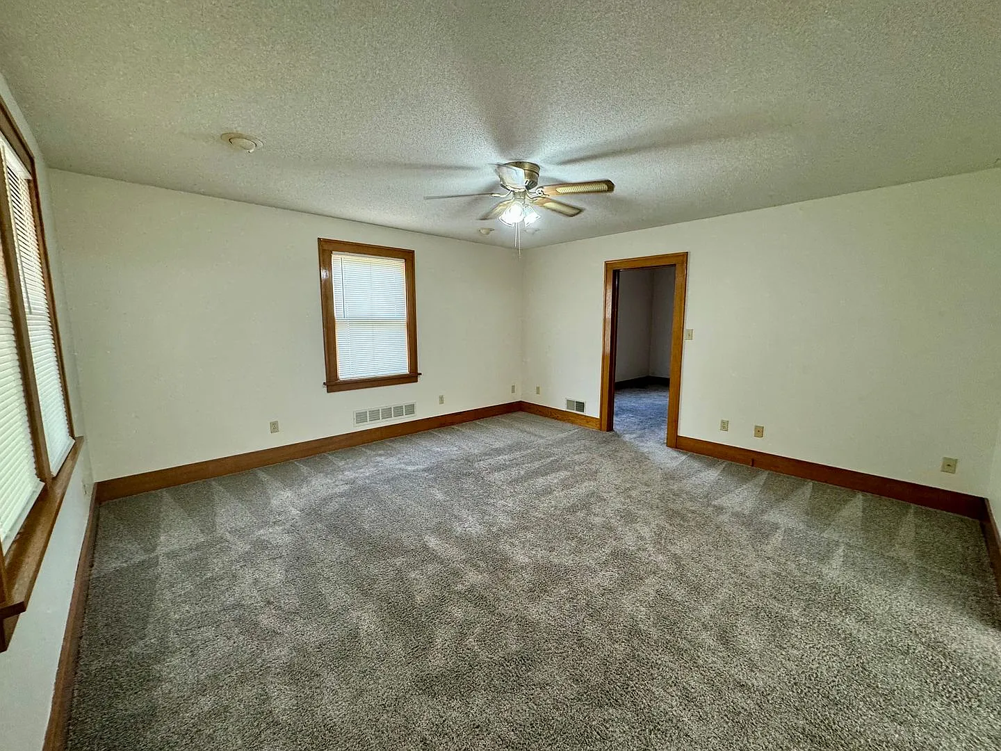 3+ bed 2 bath house in south central Lincoln. — Photo 3