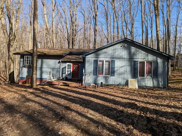 107 Governors Ct, Du Bois, PA 15801