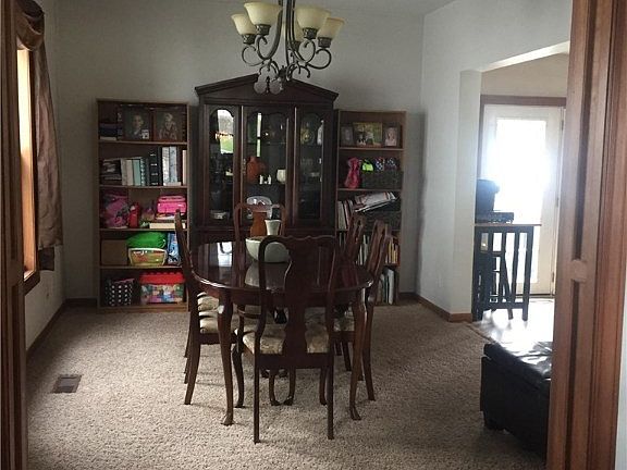 4th image of 1019 Maple Ave