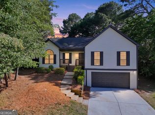 1820 Stone Forest Dr, Lawrenceville, GA 30043