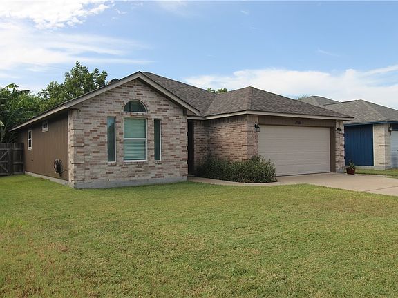 3rd image of 2561 Raintree Trl