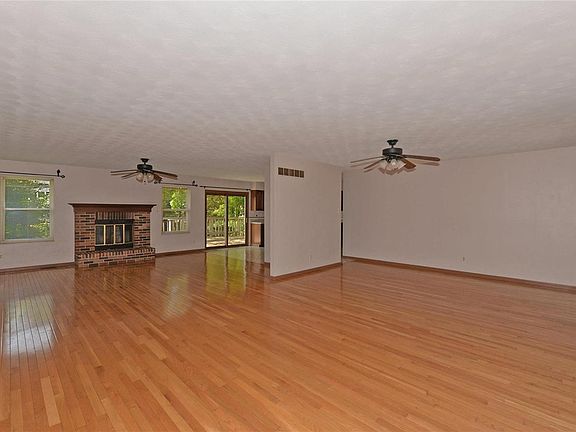 5th image of 6425 Farmcrest Ct