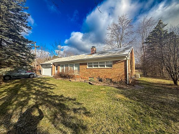 2nd image of 835 E Square Lake Rd