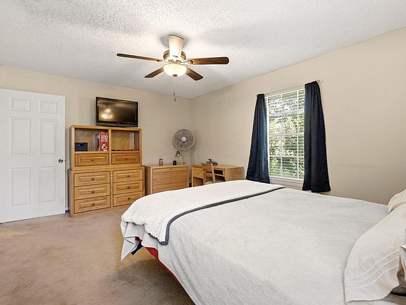 4th image of 10 Carter Rd