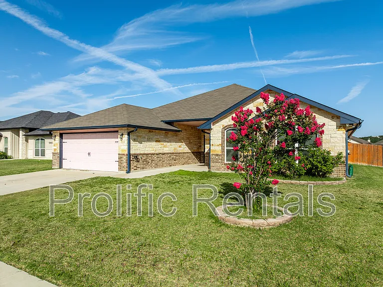 5301 Primavera Ln — Photo 2