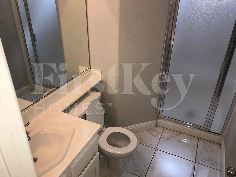 8041 Hilliard Ave — Photo 10