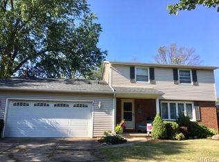 25 Browning Dr, Hamburg, NY 14075