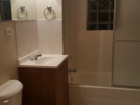 2nd image of 5229 S Maplewood Ave #2