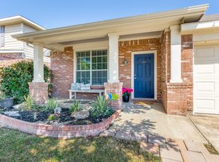 9217 Oldwest Trl, Fort Worth, TX 76131