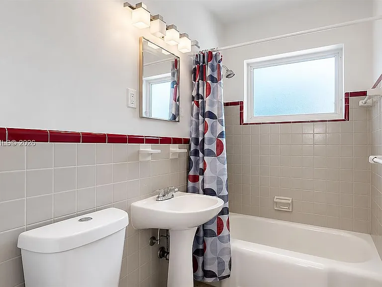 2499 SW 27th St #5 — Photo 5