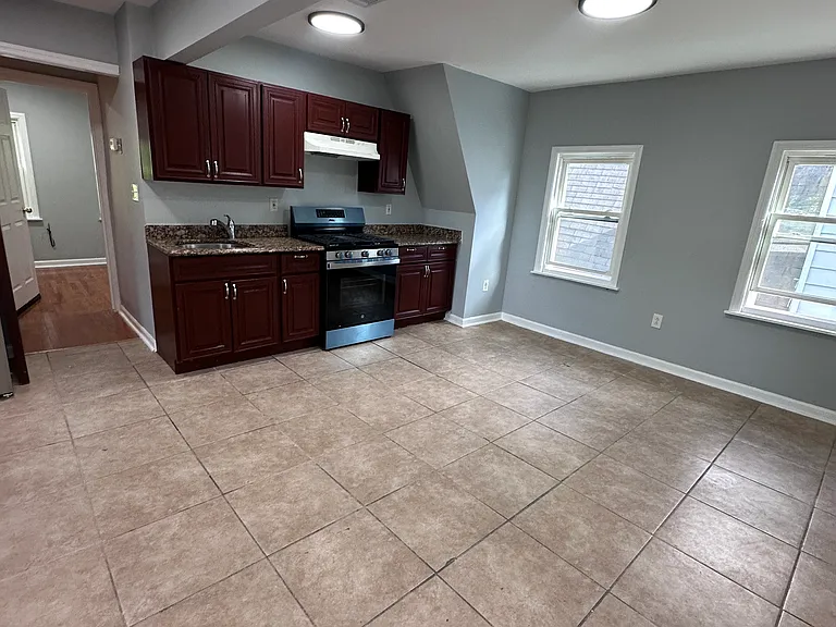 40 Shepard Ave #3 — Photo 3