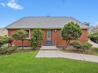 (Undisclosed Address), Justice, IL, 60458