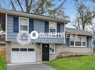 9302 Fairwood Dr, Kansas City, MO 64138