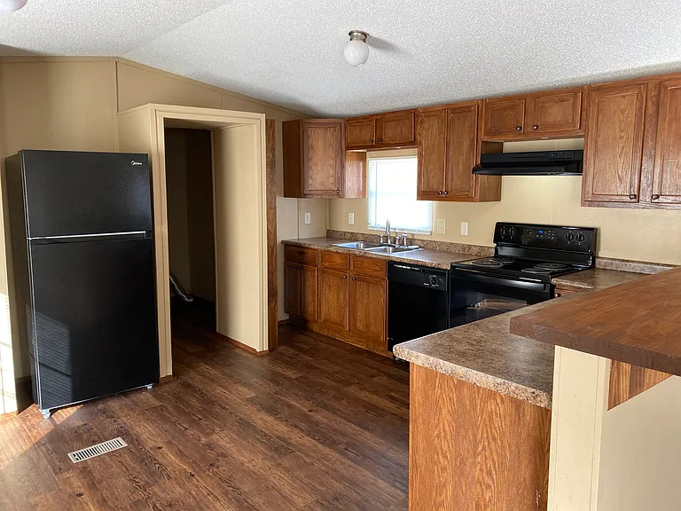 Pelican Estates — Photo 12