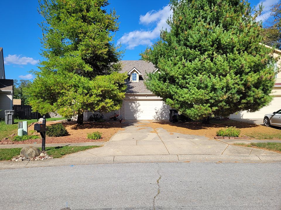 2nd image of 2813 Granada Cir N