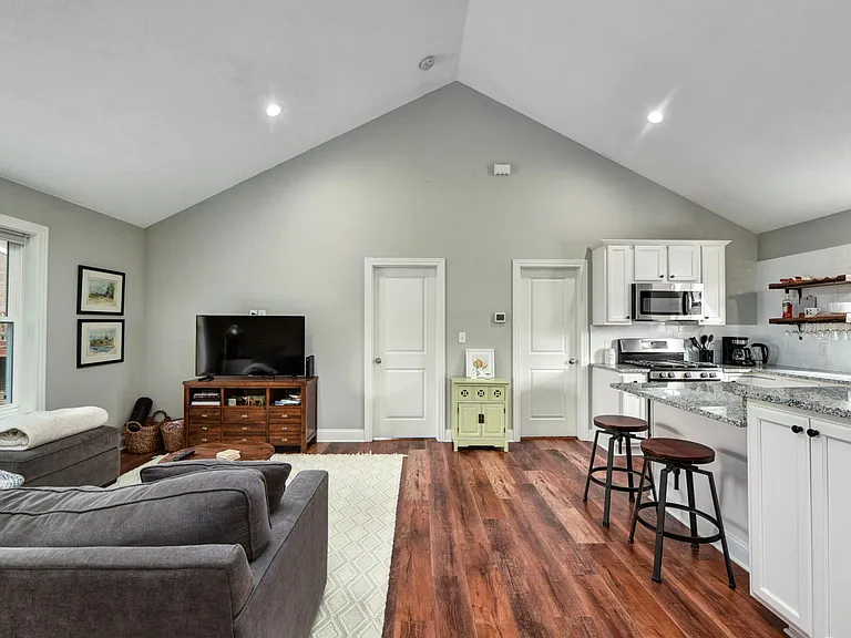 6309 Bridge Ave — Photo 10