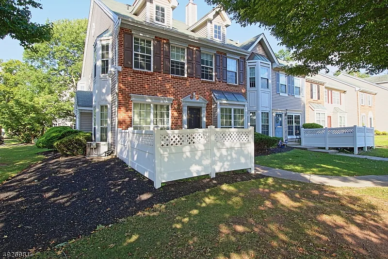 361 Hadleigh Ln