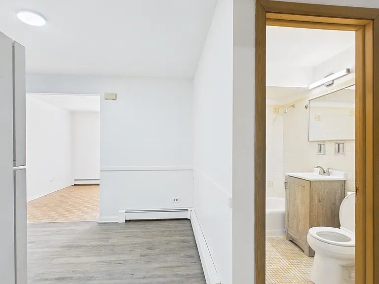 11219 S King Dr #1F — Photo 8