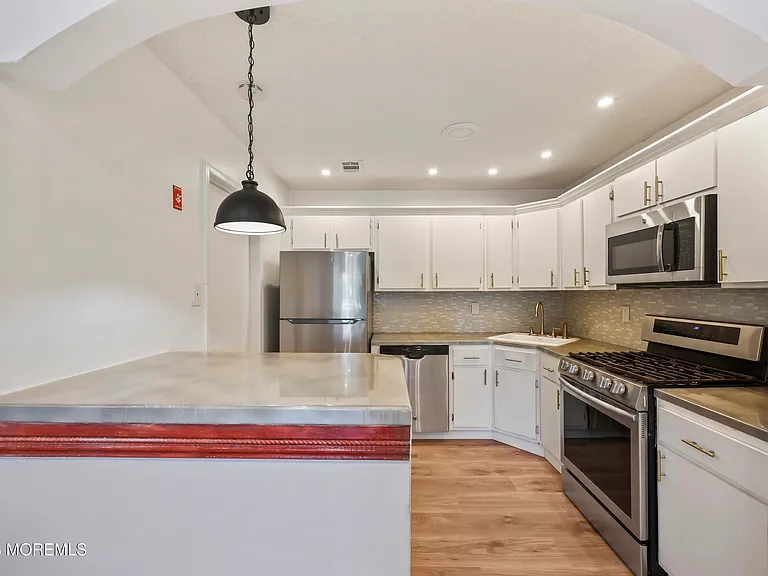 18-5 Augusta Ct #5 — Photo 11