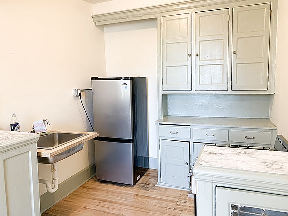 4th image of 1141 Holcomb Ave #301