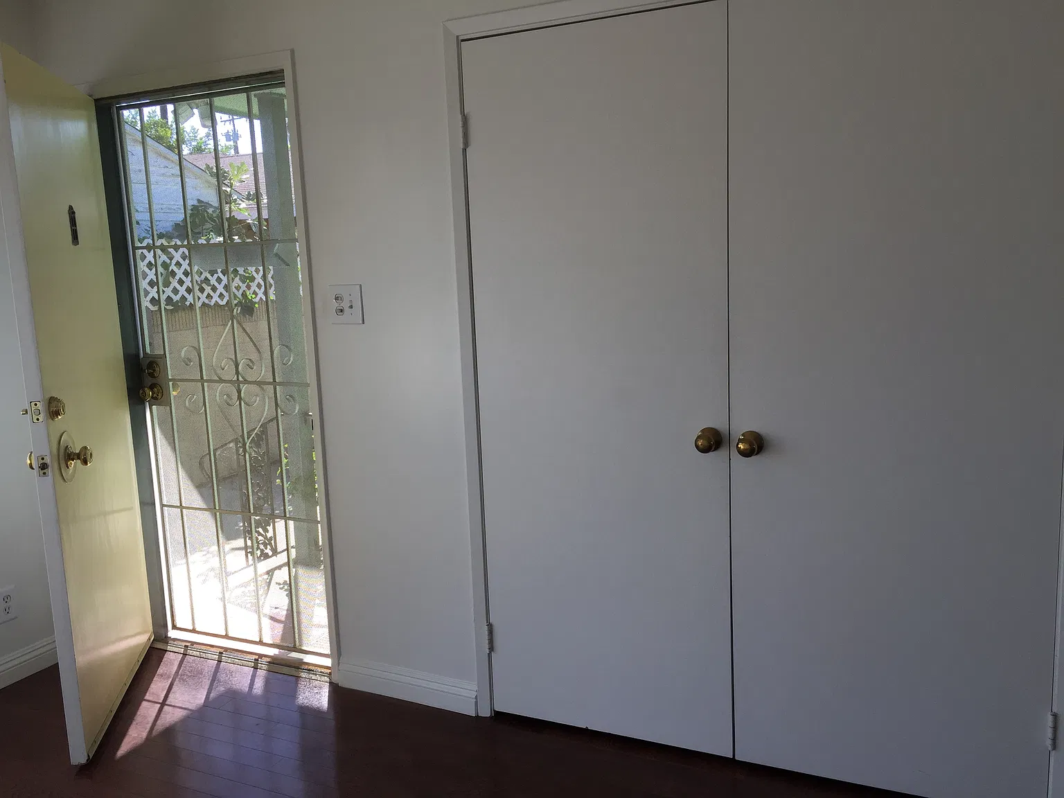 2 bed, 950 sqft, $2,300 — Photo 4