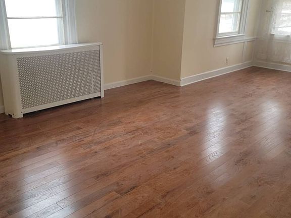 5th image of 346 Oakley Ave