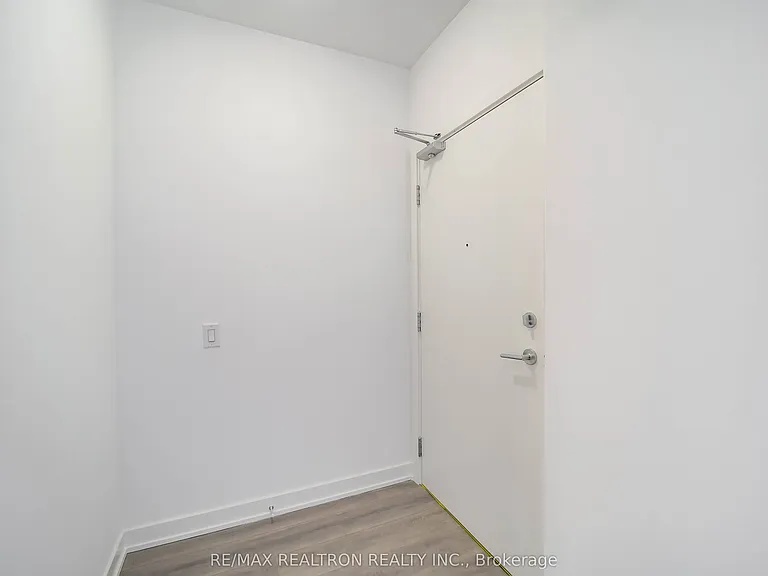 7439 Kingston Rd #101A — Photo 4