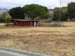 2 Rovina Ln, Petaluma, CA 94952