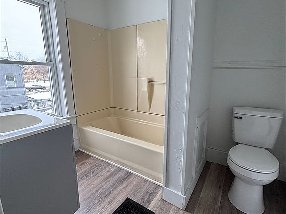 4th image of 137 Iddings Ave SE