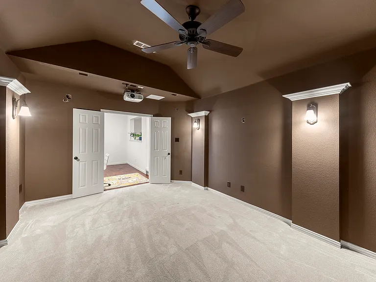 726 Sleepy Creek Dr — Photo 11
