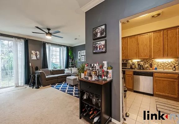 4th image of 68 Heron Ln #1
