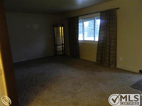 Living Room 2.jpg