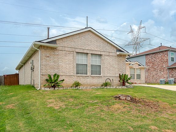 3rd image of 3405 Ashwood Ln