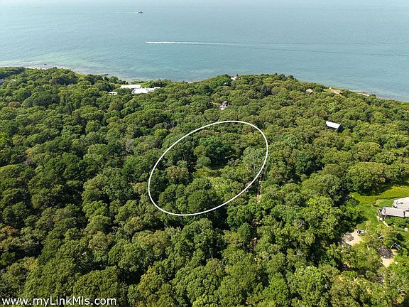 2nd image of 11 Beach Pebble Rd