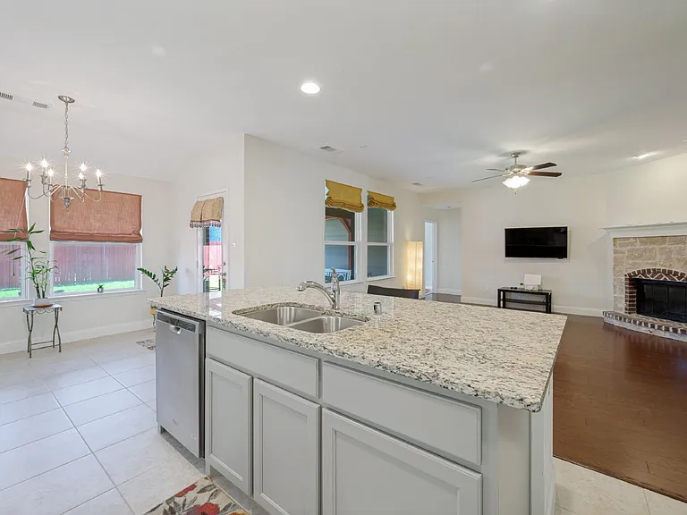 1421 Grackle Dr — Photo 12